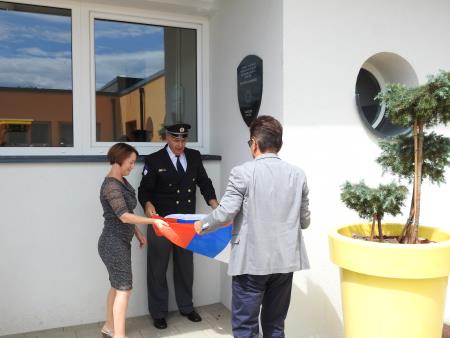 Odkritje spominske plošče na stavbi Osnovne šole Janeza Kuharja Razkrižje 27